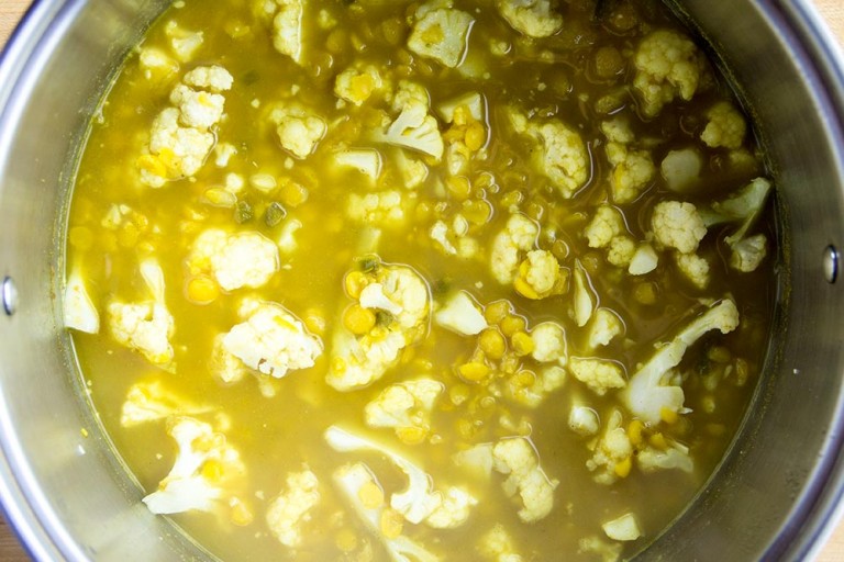 Vegetarian Cauliflower & Spinach Dal Recipe