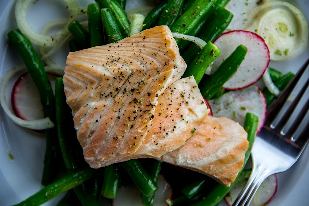 Poached Salmon with Blanched Green Beans