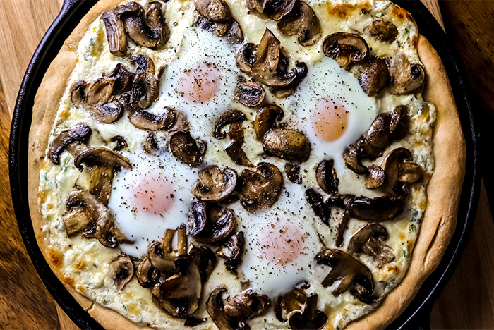 Breakfast Pizza with Mushrooms, Mozzarella & Eggs Recipe