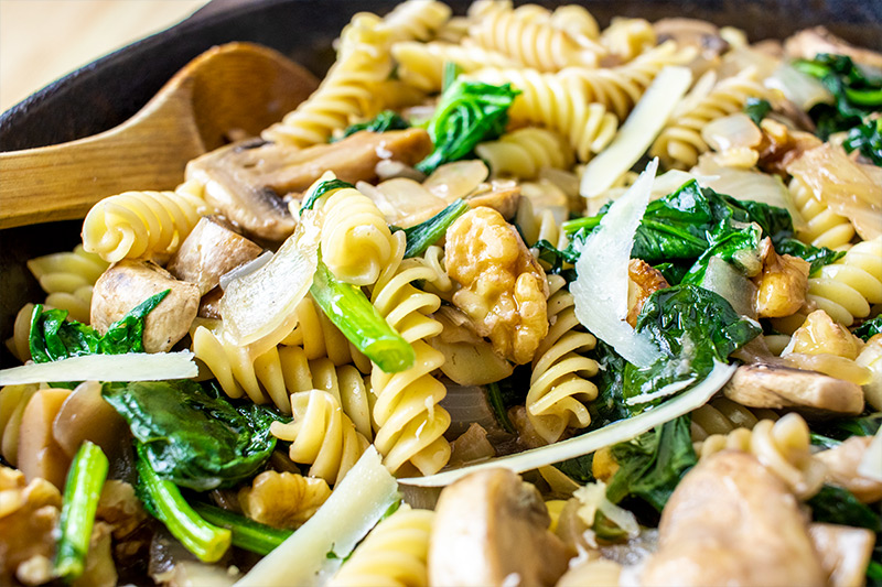 Walnuts, Garlic, Mushrooms & Pasta in Cast Iron Skillet Recipe