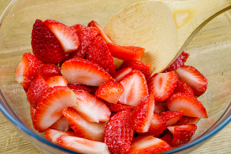 Strawberries And Sugar
